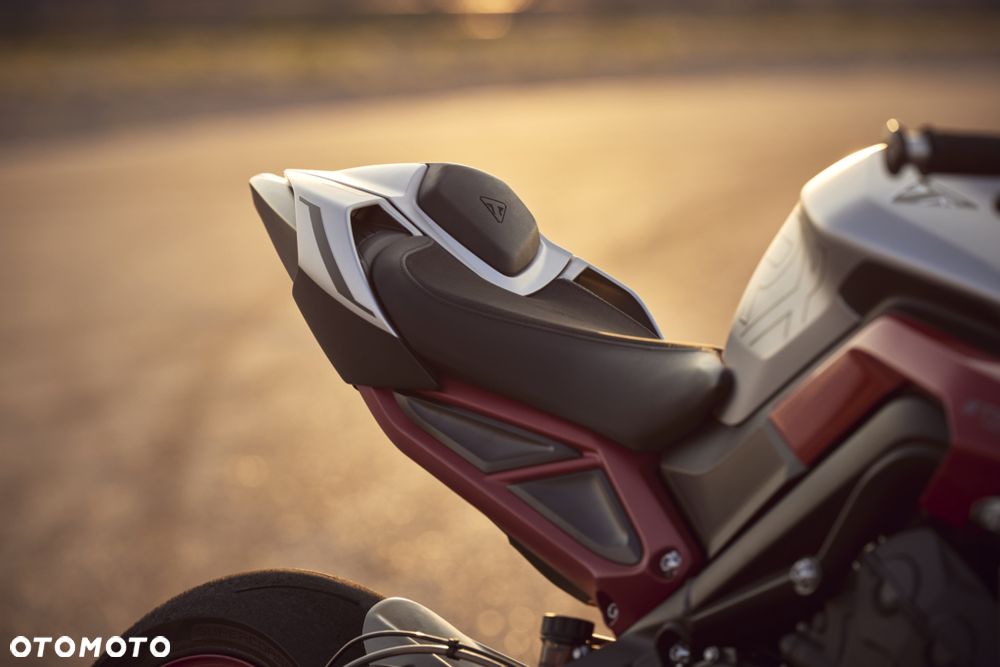Triumph Street Triple - 6