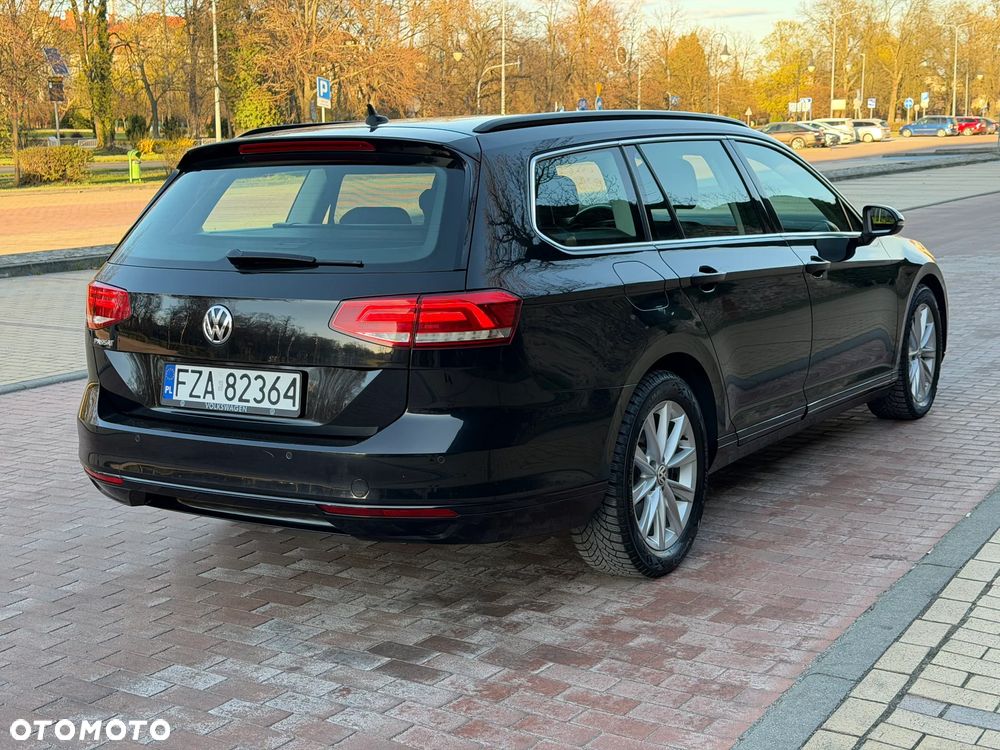 Volkswagen Passat 2.0 TDI (BlueMotion Technology) Highline - 14