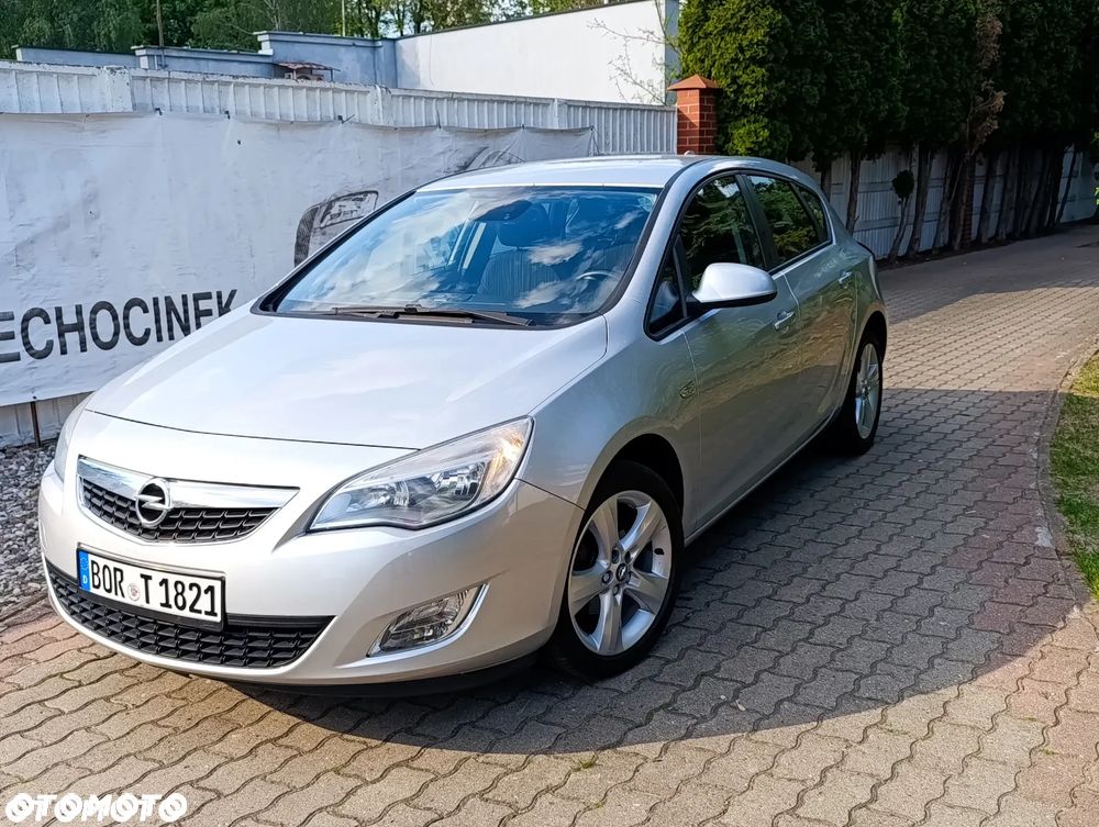 Opel Astra 1.6 Design Edition - 2