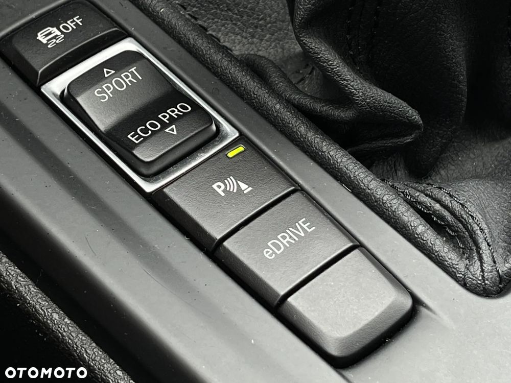BMW X1 xDrive25e Advantage - 27