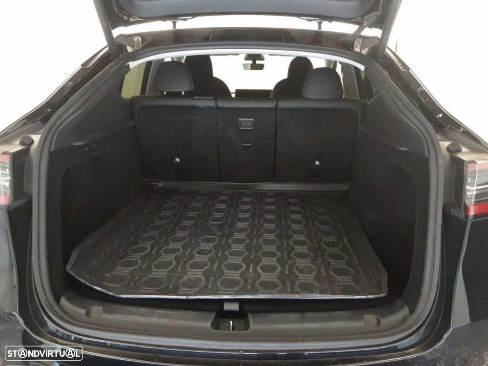 Tesla Model Y Long Range Dual Motor AWD - 5