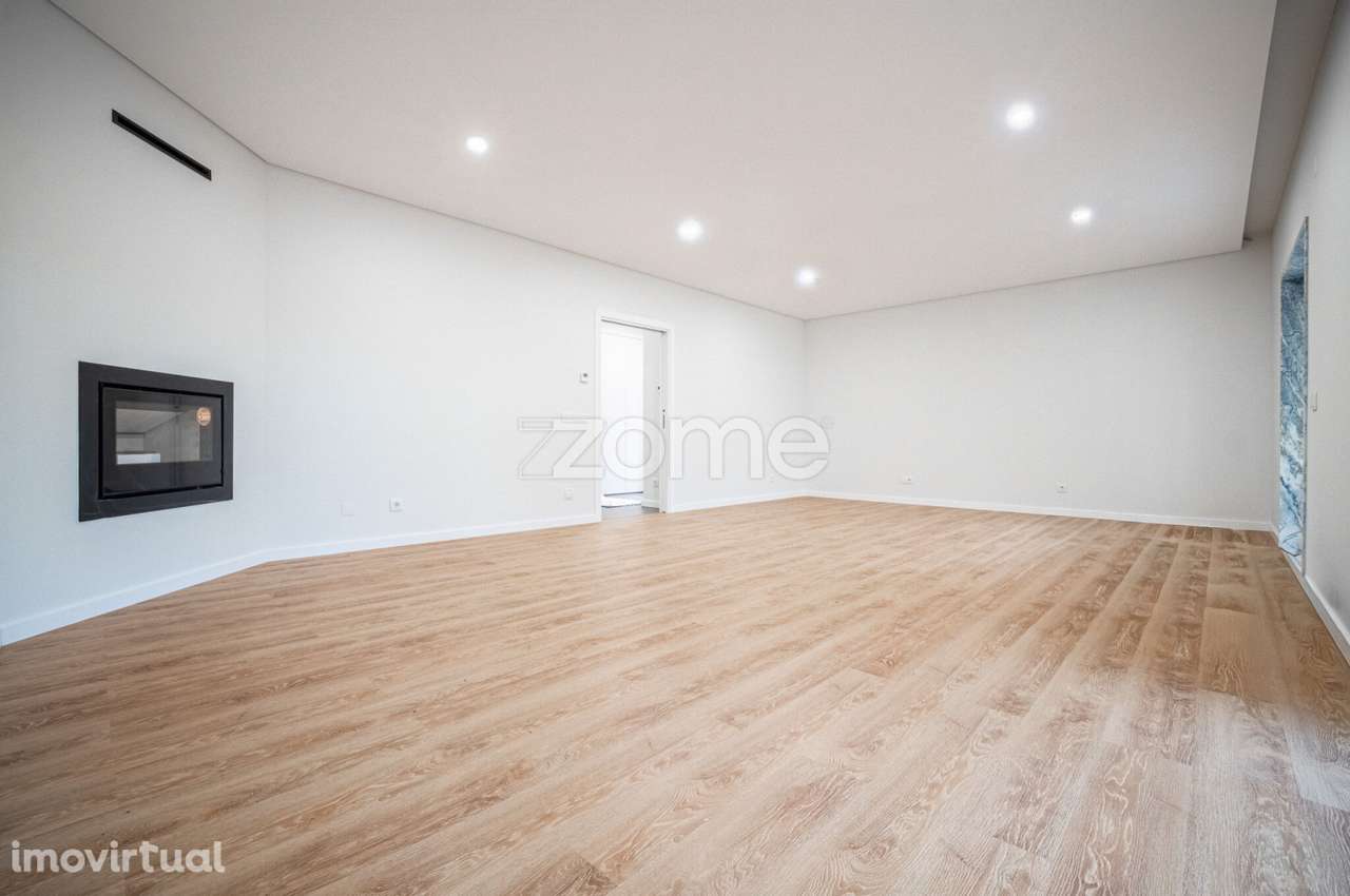 Moradia T3 com 6 assoalhadas, nova, no Alto dos Gaios - Estoril - Grande imagem: 5/39