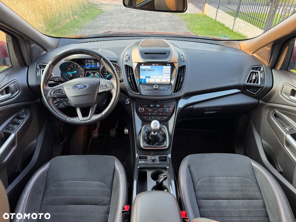 Ford Kuga 1.5 EcoBoost 2x4 ST-Line - 29