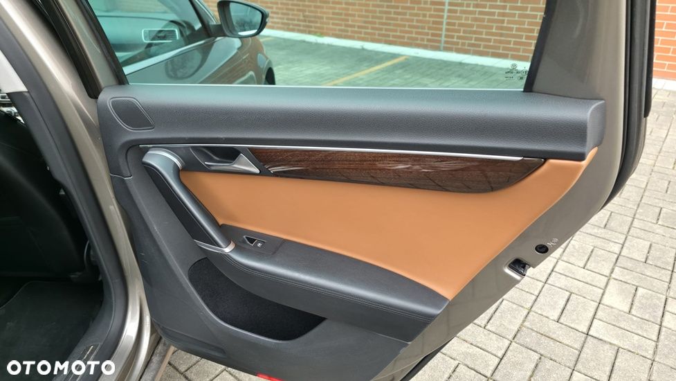 Volkswagen Passat - 18