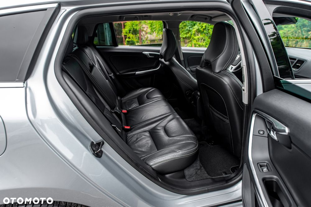 Volvo V60 T3 Geartronic Powershift RDesign - 32