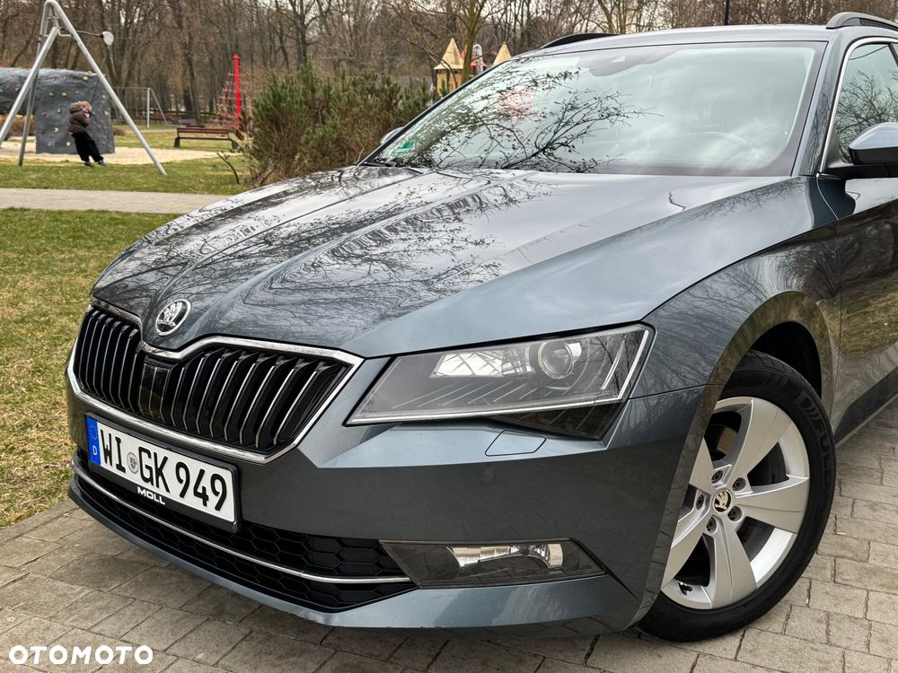 Skoda Superb 2.0 TDI DSG Premium Edition - 7