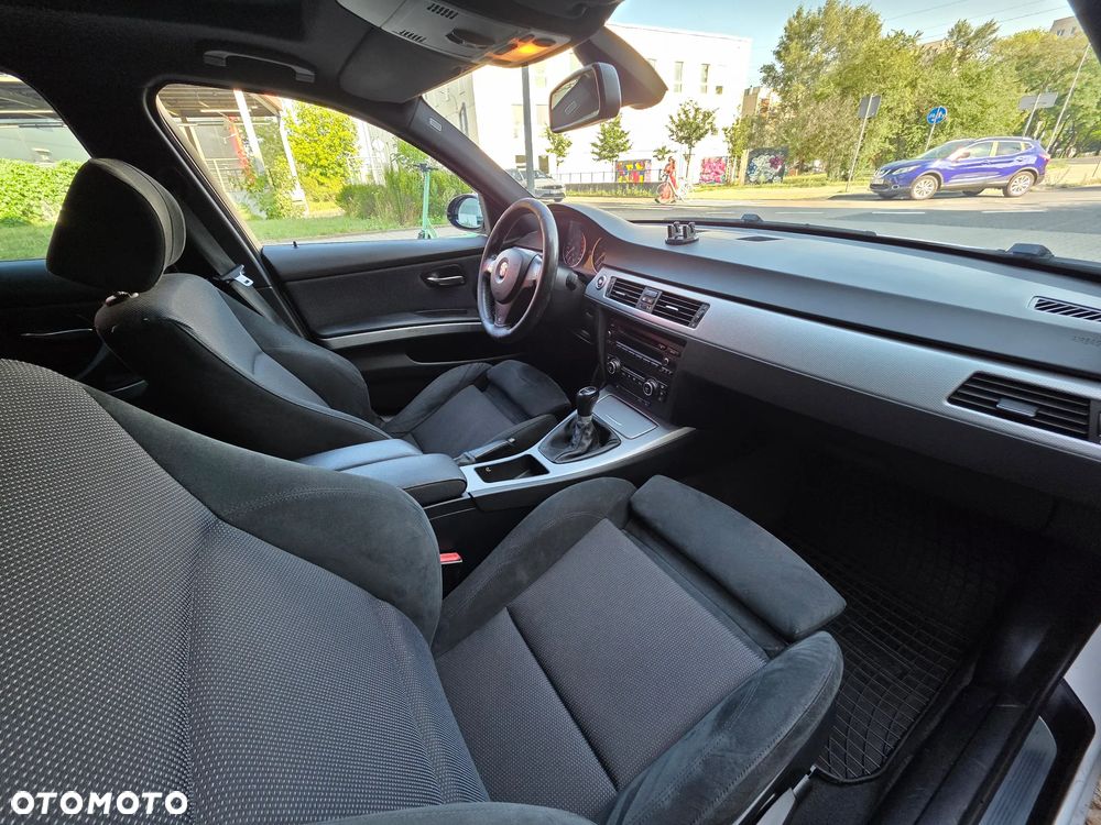 BMW Seria 3 320i Edition Sport - 14