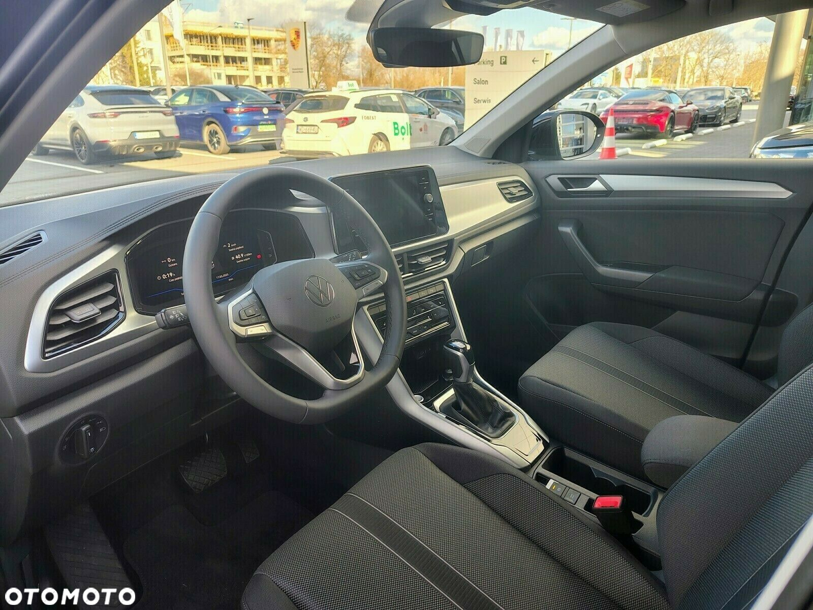 Volkswagen T-Roc - 10