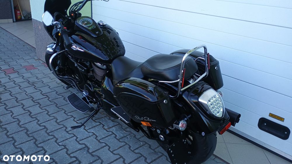 Suzuki Intruder - 4