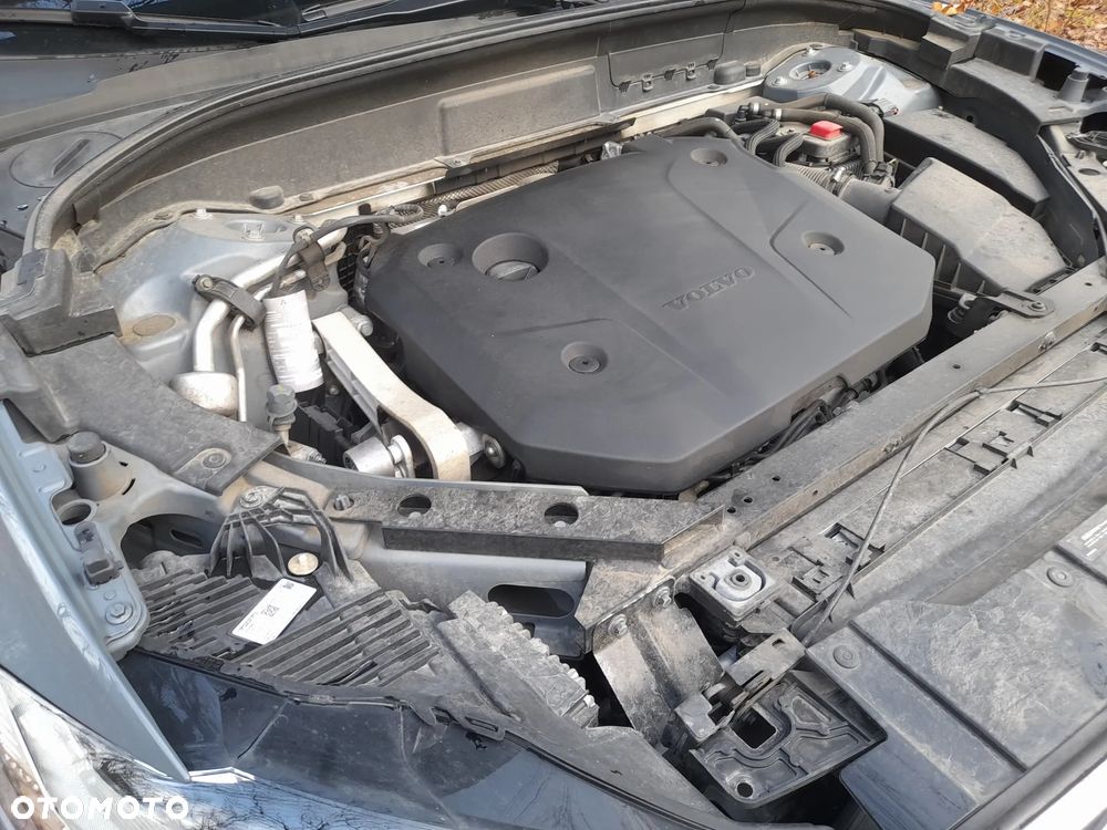 Volvo XC 60 D4 Momentum Pro - 25