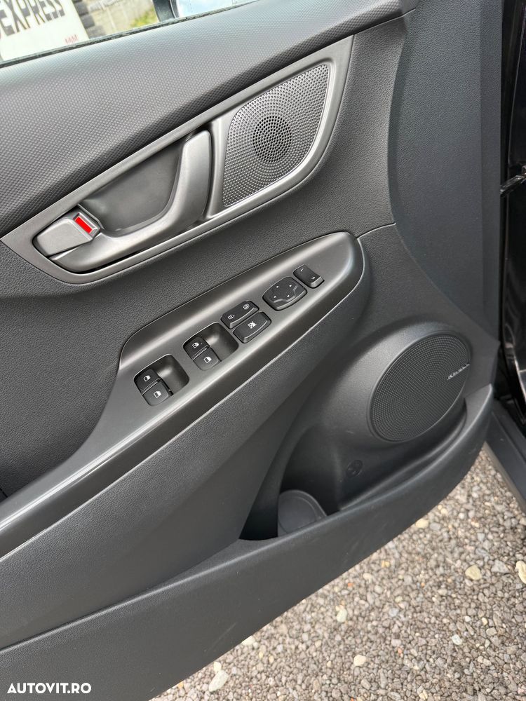 Hyundai KONA Premium - 23