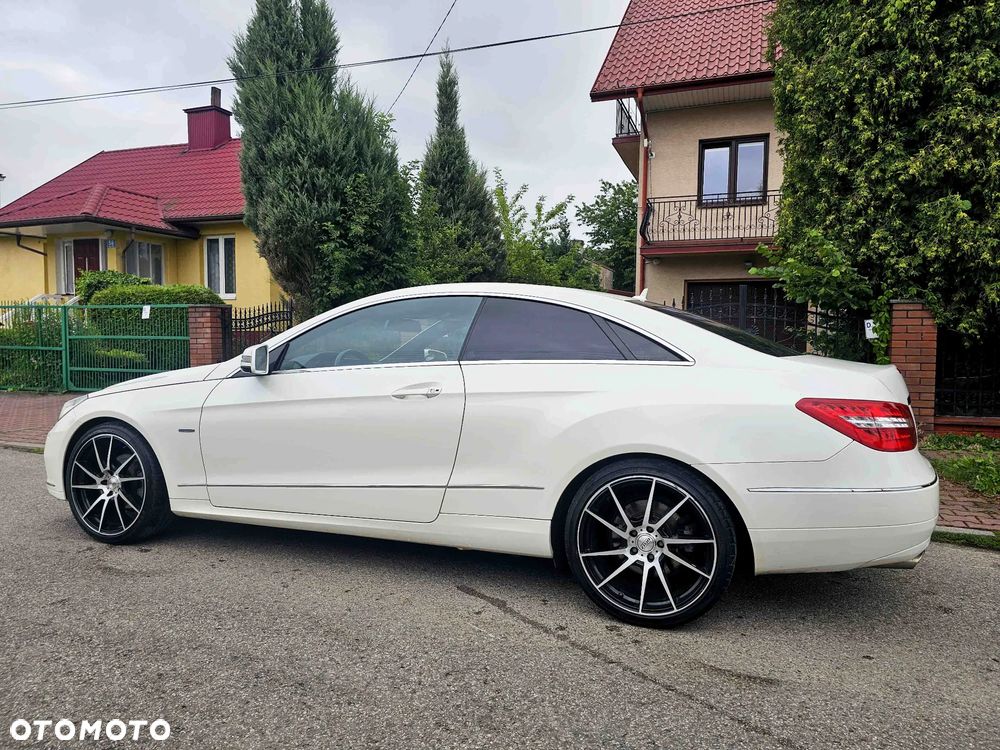 Mercedes-Benz Klasa E 250 BlueEFFICIENCY 7G-TRONIC Avantgarde - 13