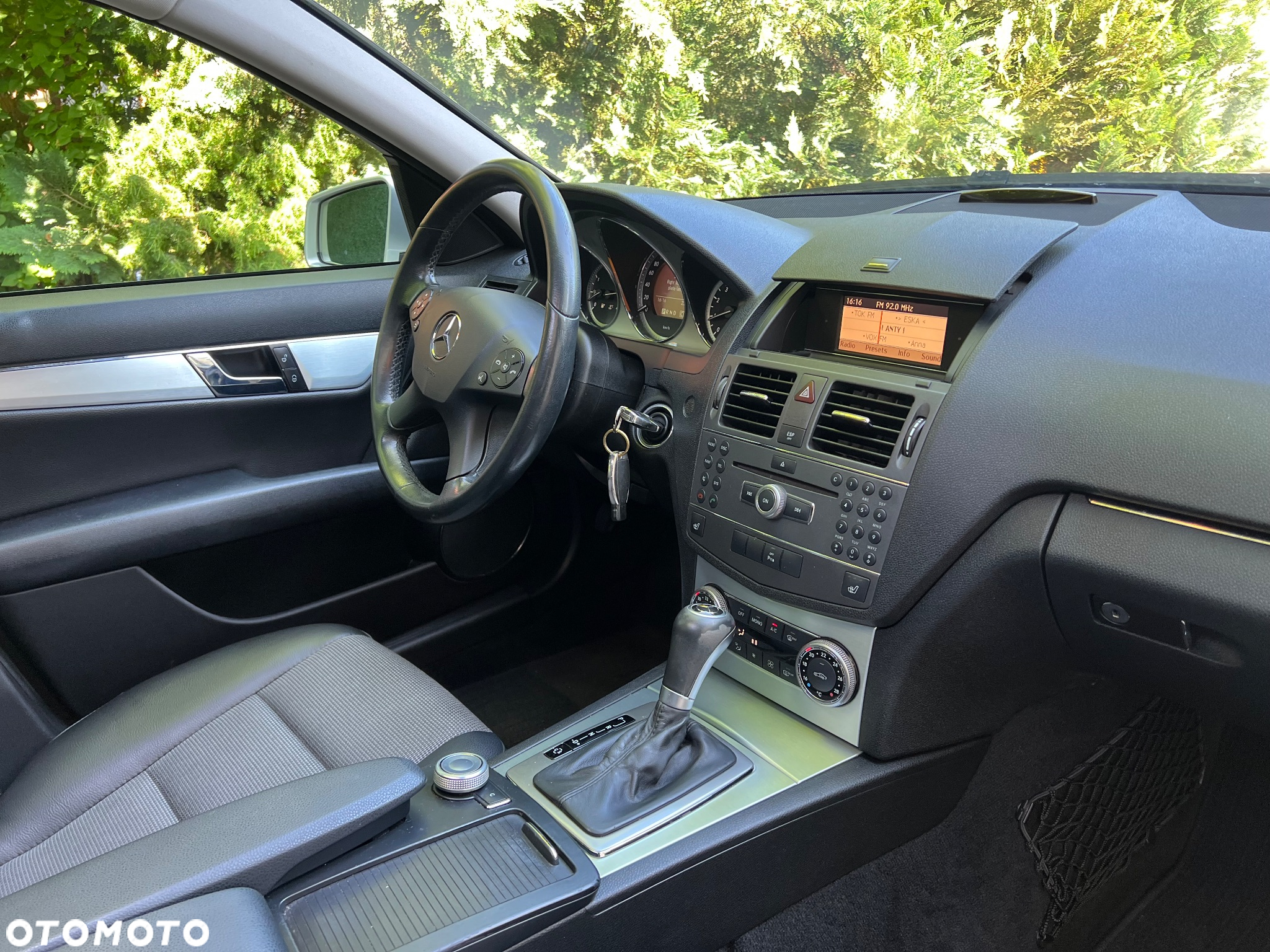 Mercedes-Benz Klasa C 180 T BlueEFFICIENCY 7G-TRONIC Elegance - 26
