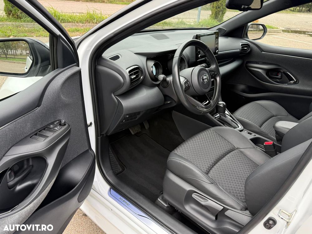 Toyota Yaris 1.5 VVT-i HSD Dynamic Plus - 11