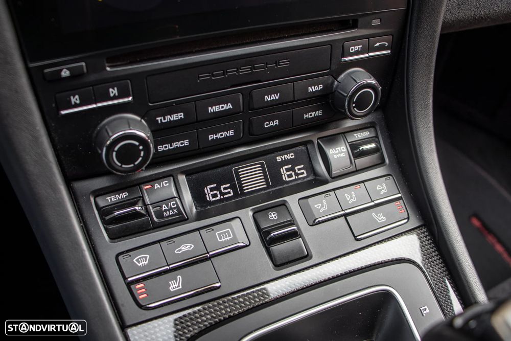 Porsche 911 (991) Carrera GTS PDK - 32