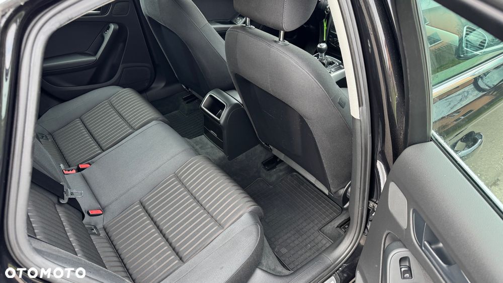 Audi A4 Limousine 2.0 TDI DPF Ambiente - 15