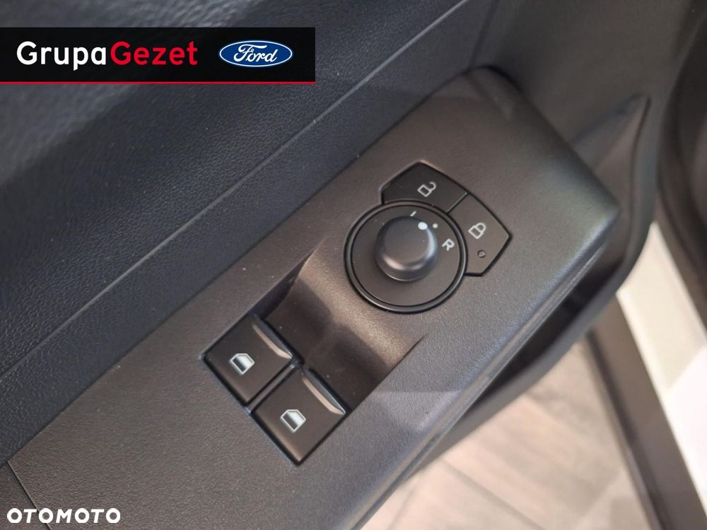 Ford Transit Courier - 12