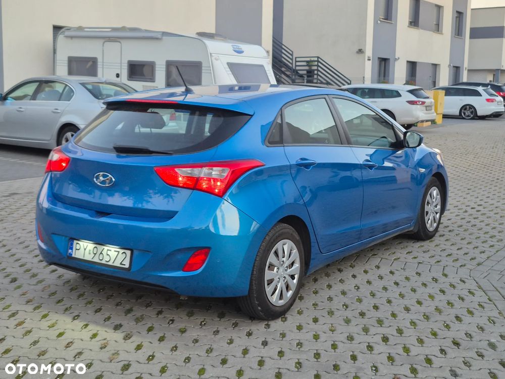 Hyundai i30 blue 1.4 Trend - 12