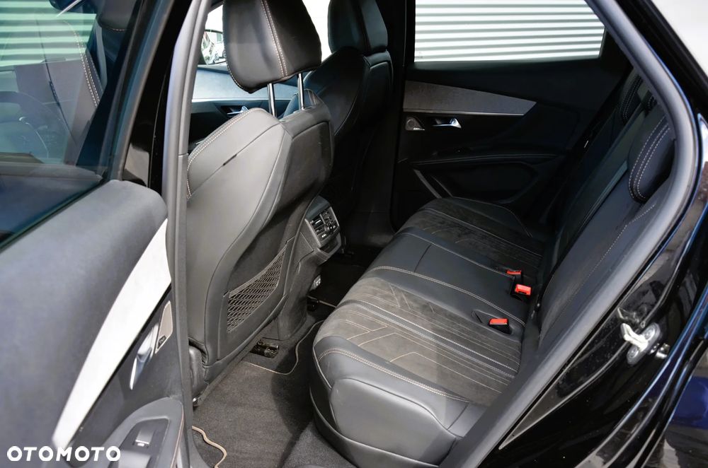 Peugeot 3008 1.6 PureTech HYbrid4 GT Line S&S EAT8 - 23