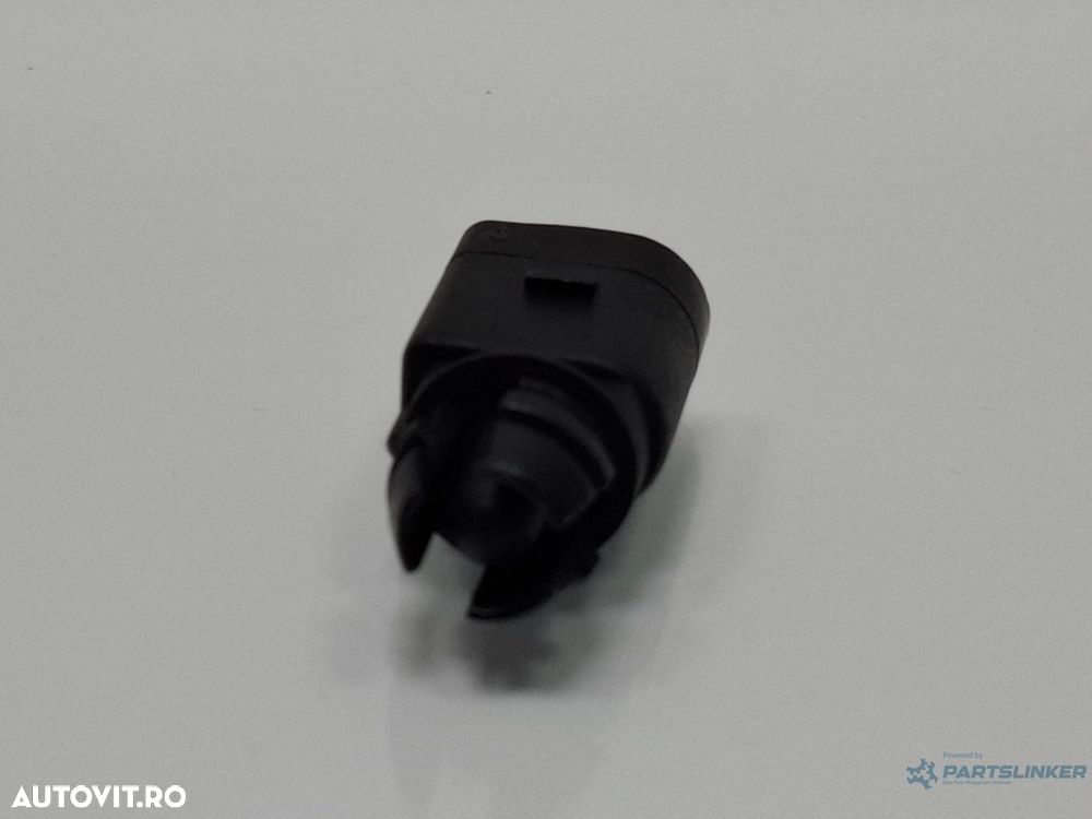 Senzor temperatura exterioara VOLKSWAGEN TOURAN 1T3 2010 - 2015 TDI CFHC 8Z0820533 - 2