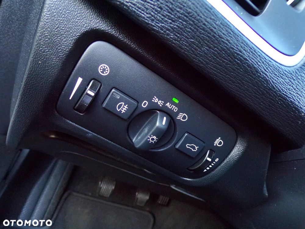 Volvo V40 D2 Momentum - 18