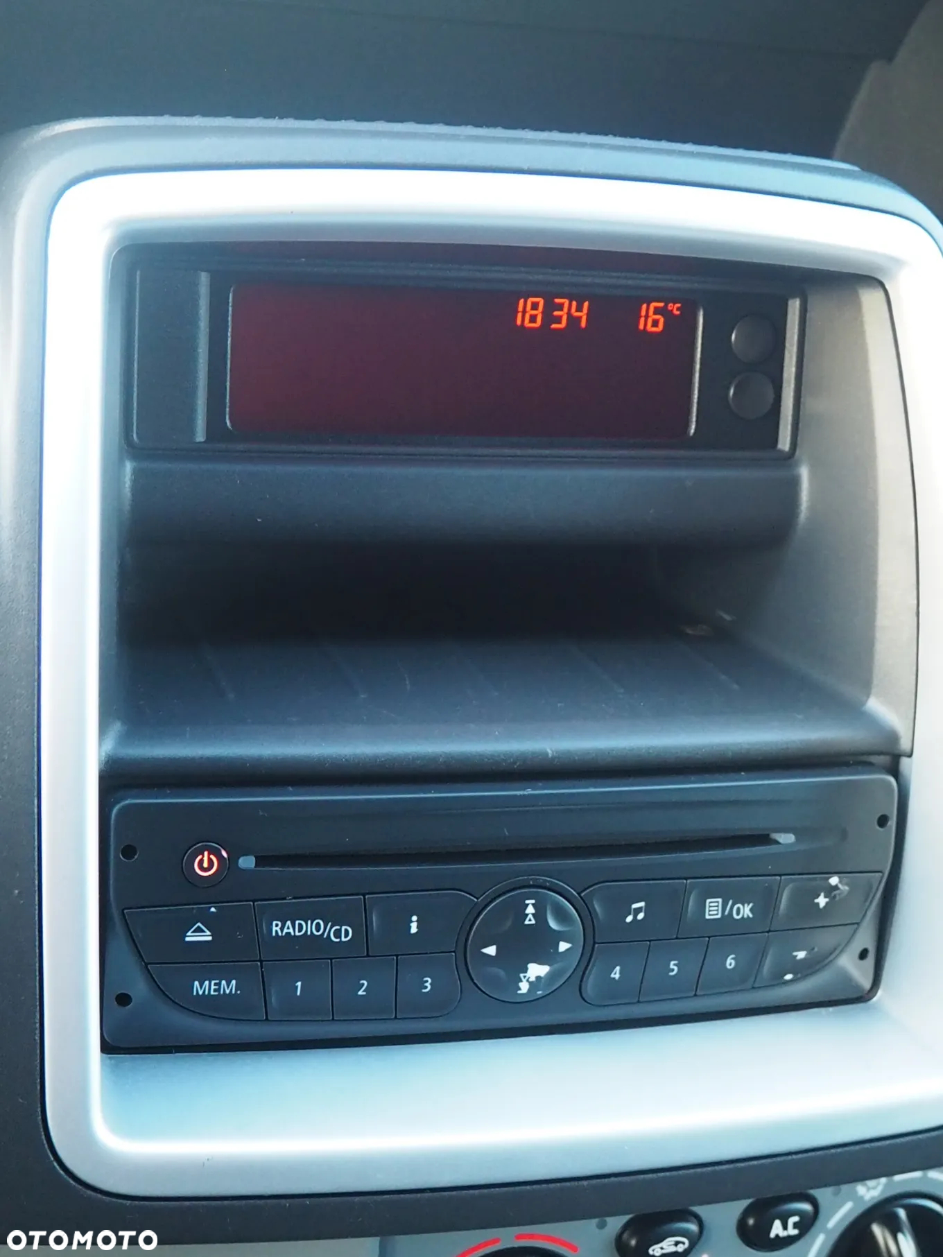 Opel Vivaro - 17