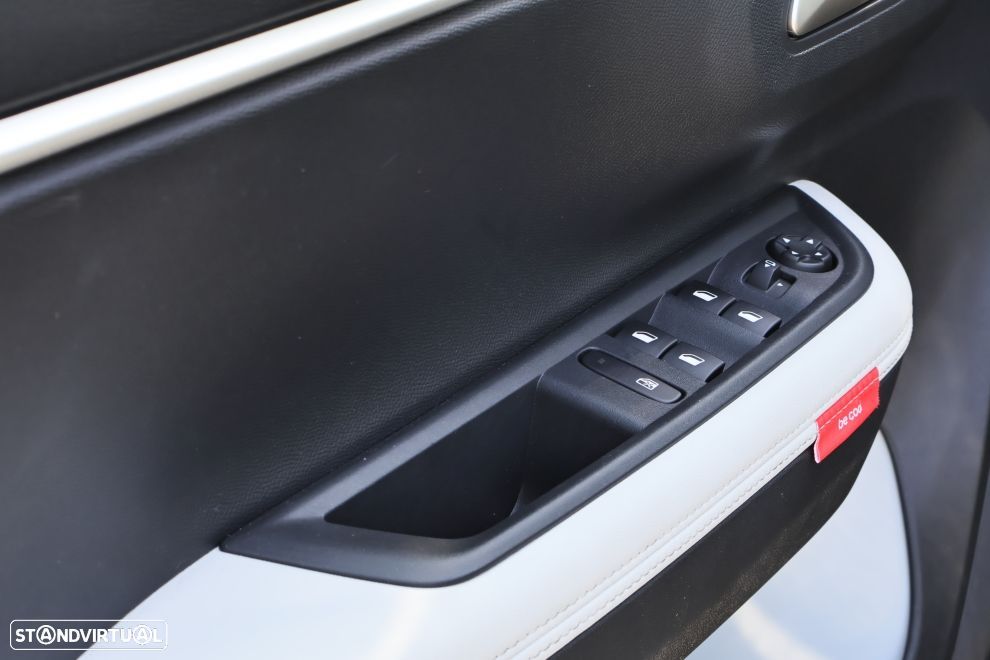Citroën e-C3 44 kWh Autonomia Conforto Max - 17