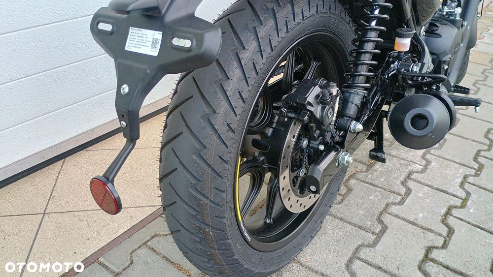 Royal Enfield HNTR - 31