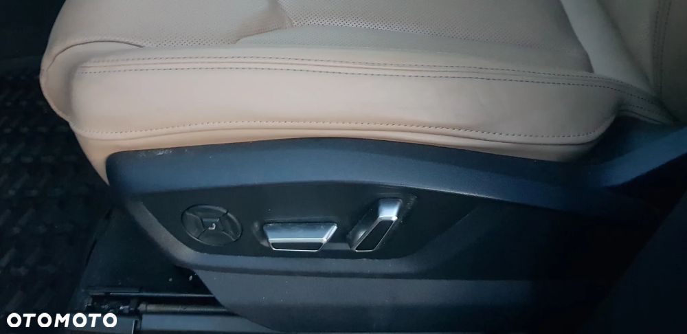 Audi Q8 SUV TFSI quattro 250 kW tiptronic S line business - 33
