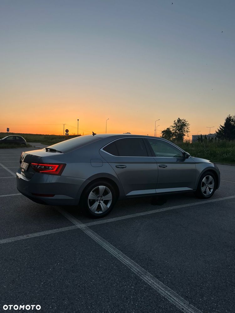 Skoda Superb 2.0 TDI Style DSG7 - 4
