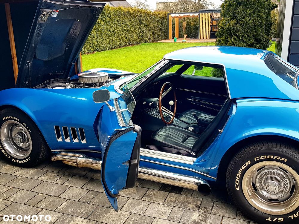 Chevrolet Corvette - 9