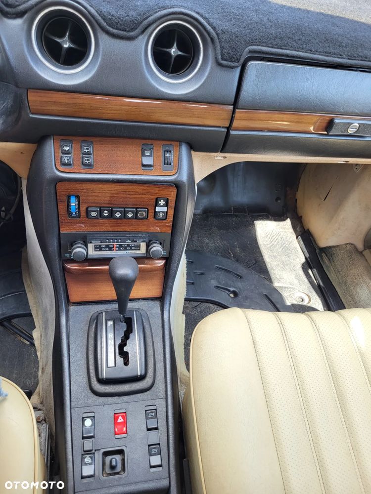 Mercedes-Benz W123 - 21