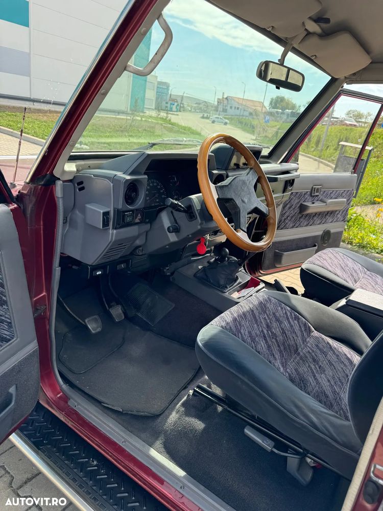 Toyota Land Cruiser - 7