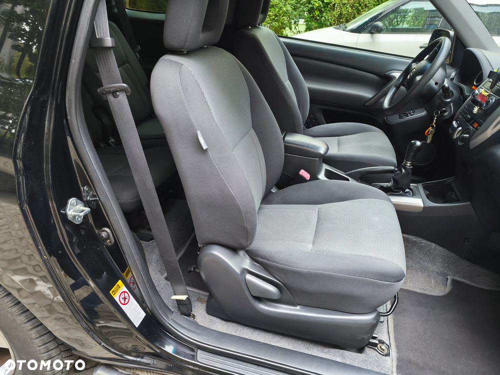 Toyota RAV4 1.8 VVT-i 4x2 - 18