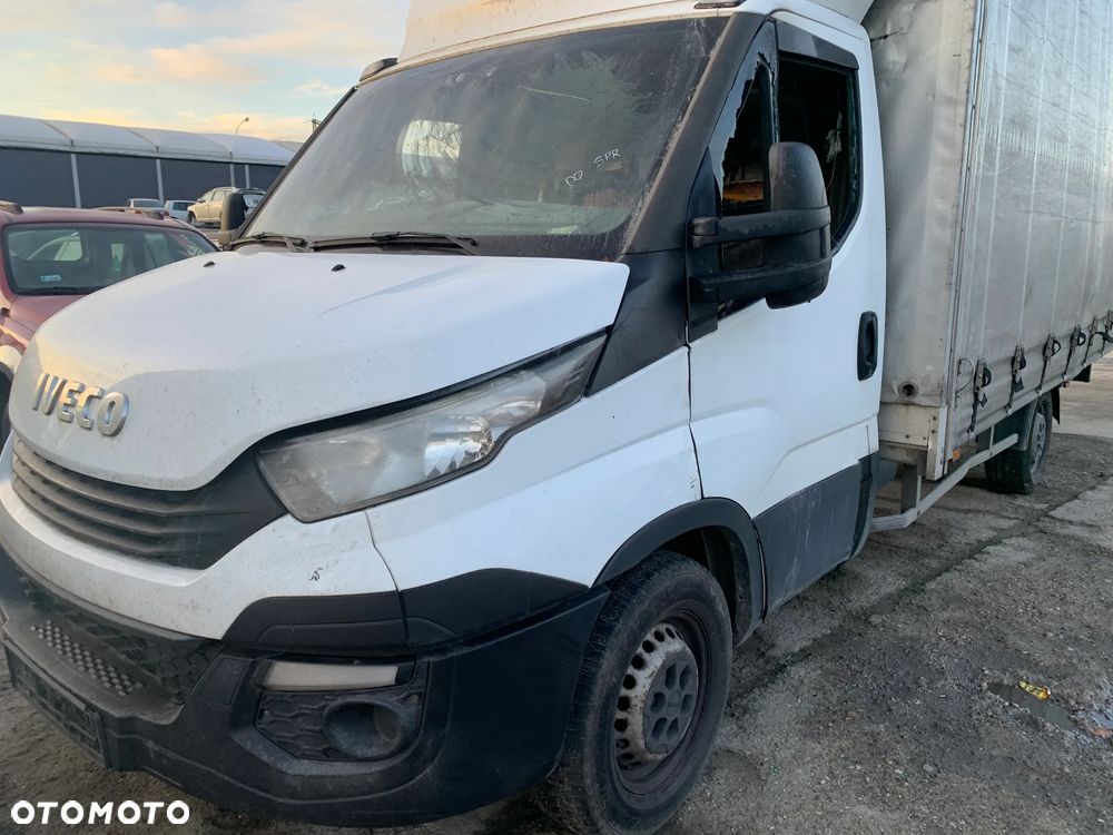 IVECO DAILY 2017 *SAMOCHÓD NA CZĘŚCI* 3327  MASKA, LAMPA, DRZWI, LUSTERKO, ZDERZAK, GRILL, BŁOTNIK, KLAPA, BELKA, DESKA, FOTELE, KANAPA, ĆWIARTKA, KIEROWNICA, TARCZE, ZACISKI, ZAWIESZENIE, KOMPLETNY PRZÓD, KOMPLETNY TYŁ, LICZNIK, ZEGARY, PRAWE LEWE PRZÓD TYŁ - 2