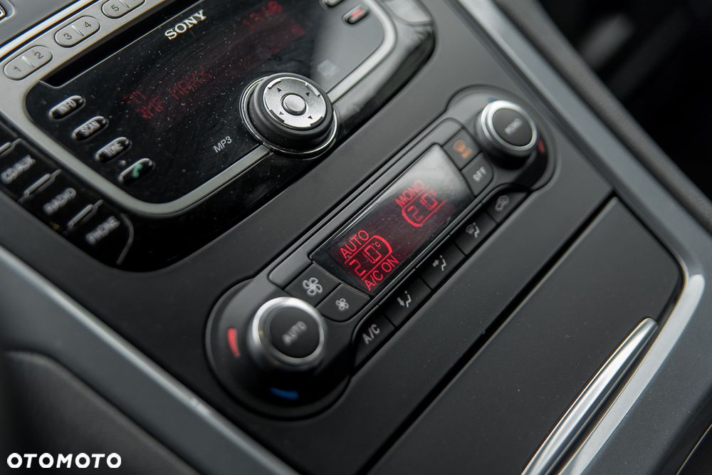 Ford Mondeo - 28