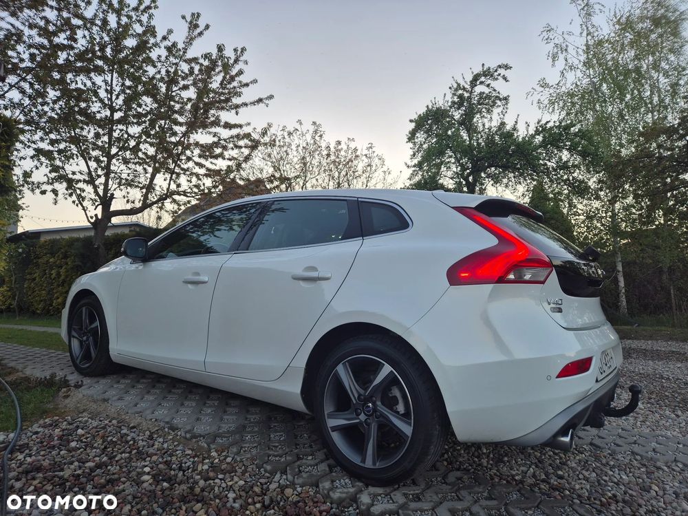 Volvo V40 D2 Drive-E R-Design Momentum - 4