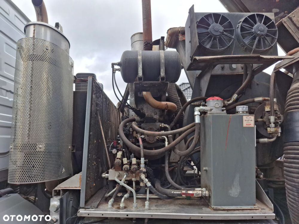 Mercedes-Benz Axor 1829 Zamiatarka BUCHER OptiFant 70 2 Silniki Karcher Wysokiego Ciśnienia Szczotki L/R Listwa Ciśnieniowa + Lanca Eunited PM10 - 18