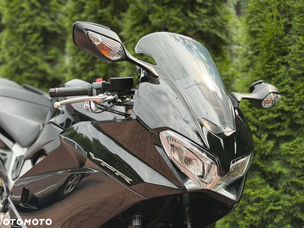 Honda VFR - 11