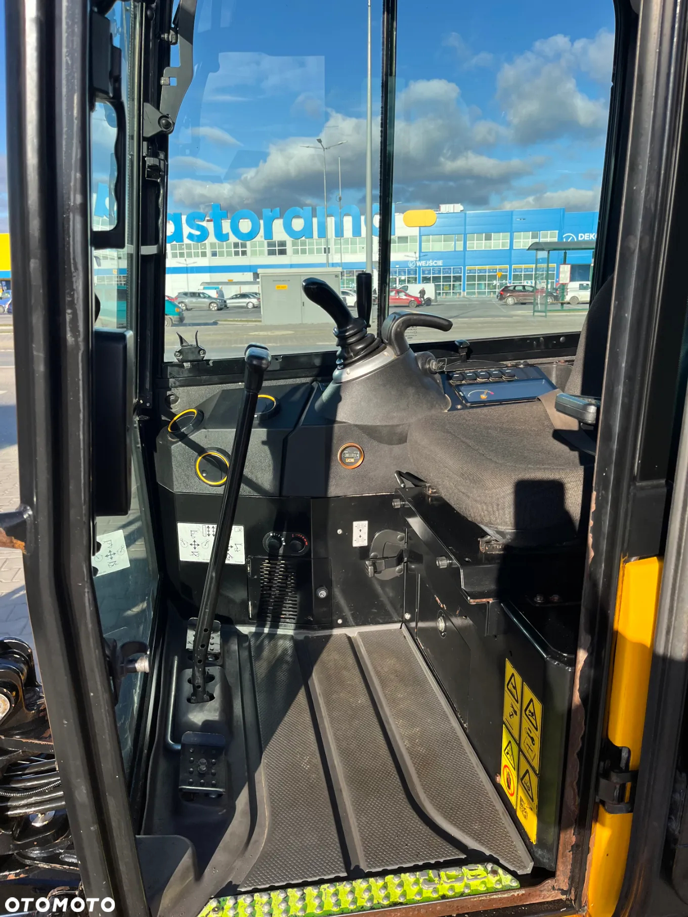 JCB 19C-1 - 13
