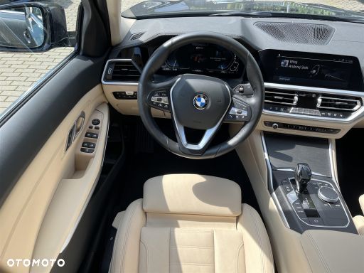 BMW Seria 3 330e Sport Line sport - 22