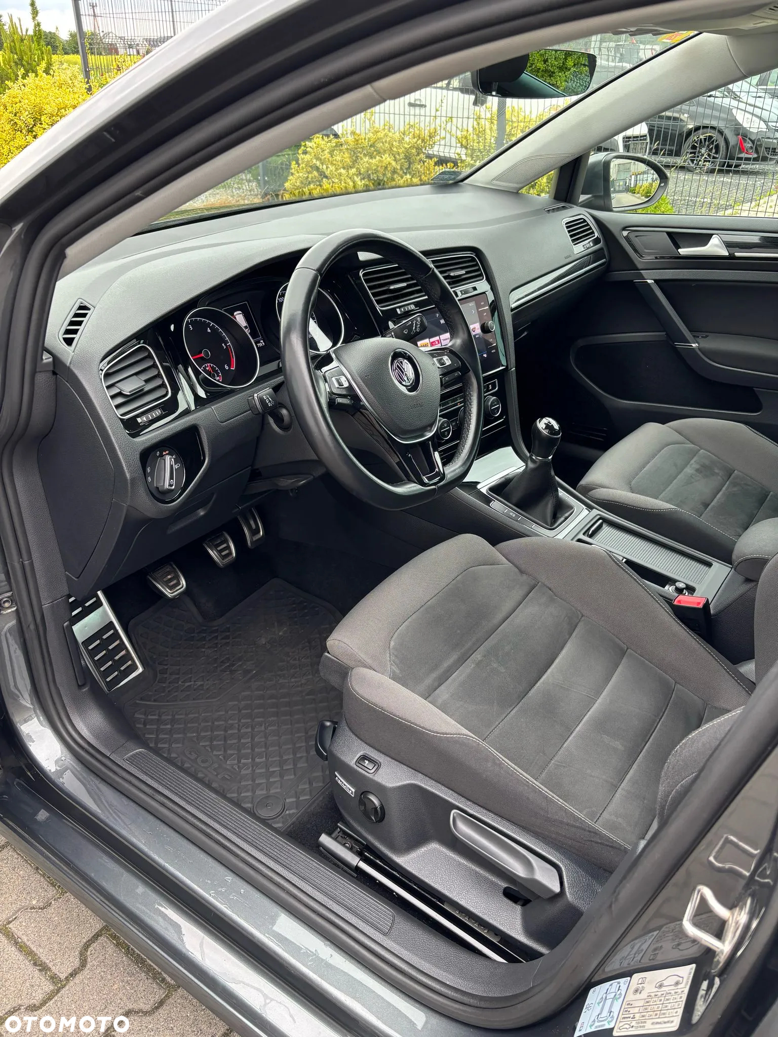Volkswagen Golf VII 2.0 TDI BMT Highline - 12