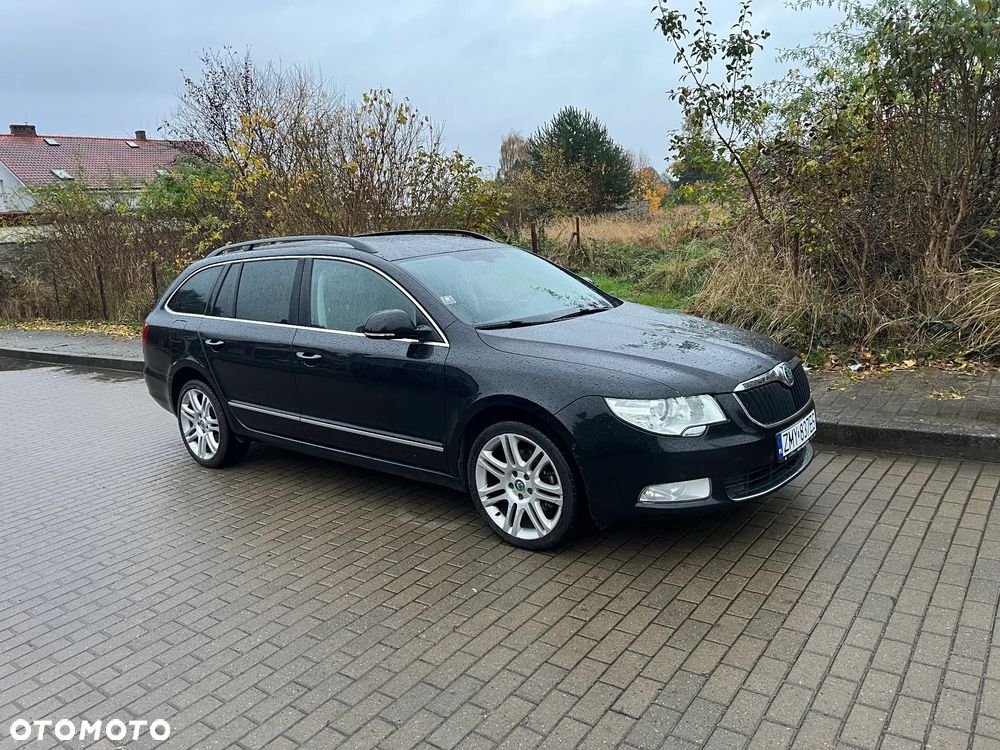 Skoda Superb 2011 photo 4