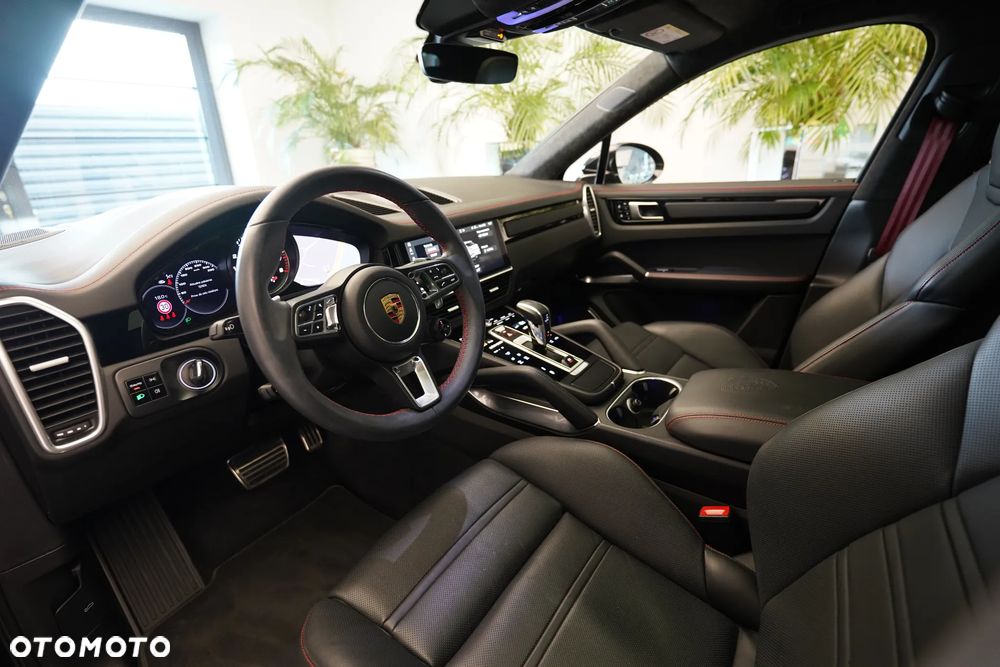 Porsche Cayenne Coupe Turbo - 13