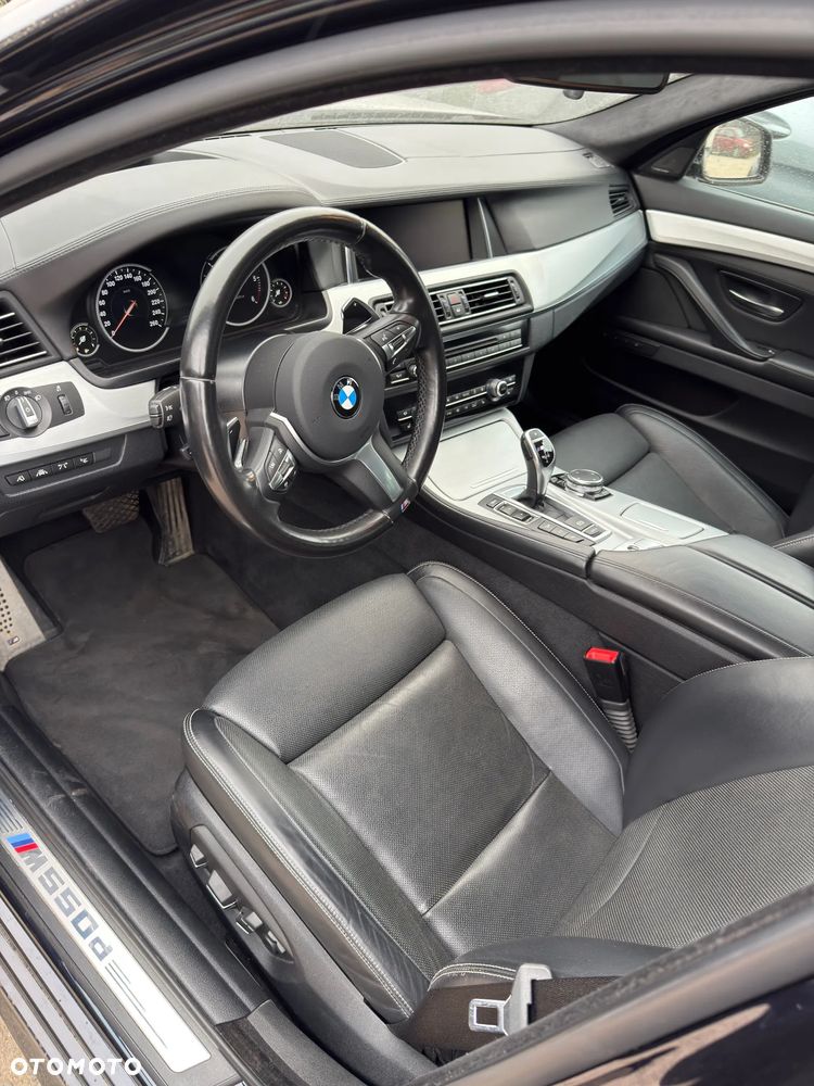 BMW Seria 5 M550d xDrive - 11