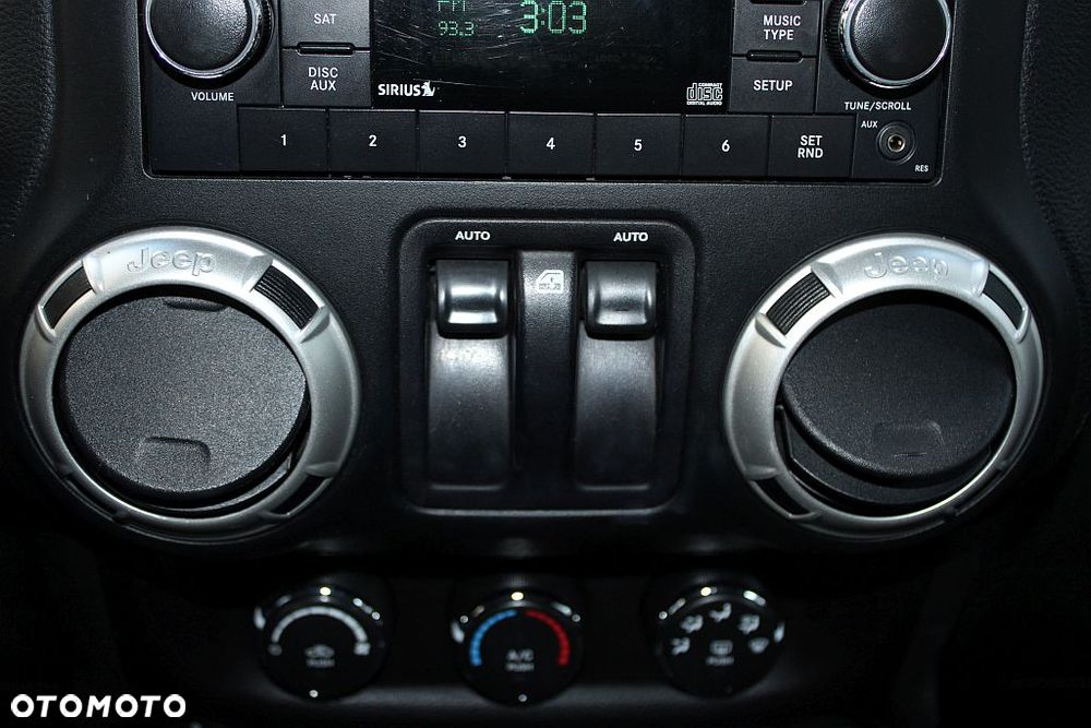 Jeep Wrangler - 28