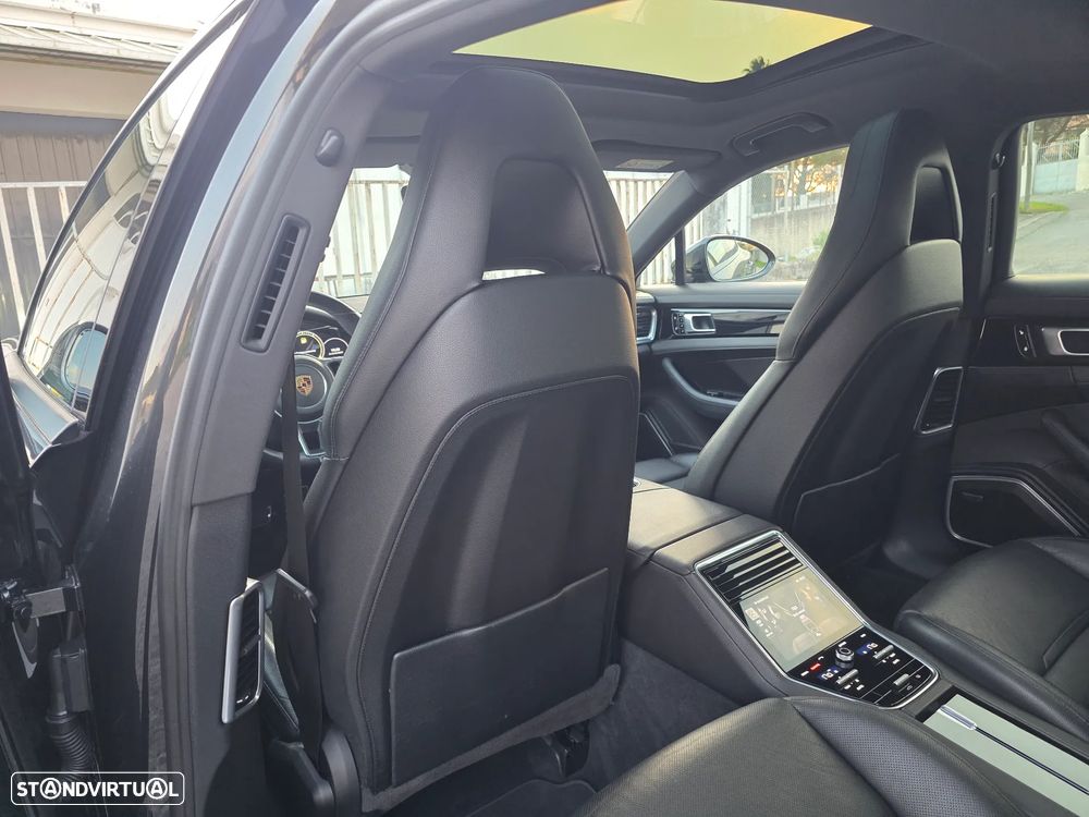 Porsche Panamera 4 E-Hybrid Executive - 24