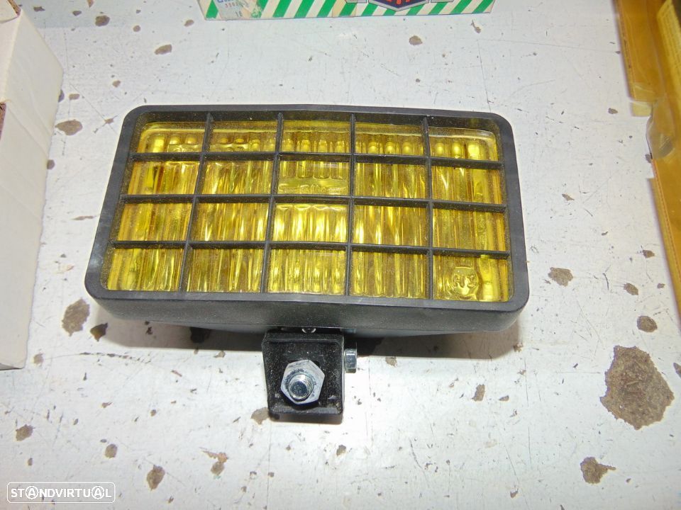 Antigos e clássicos jipes faróis de nevoeiro - 4