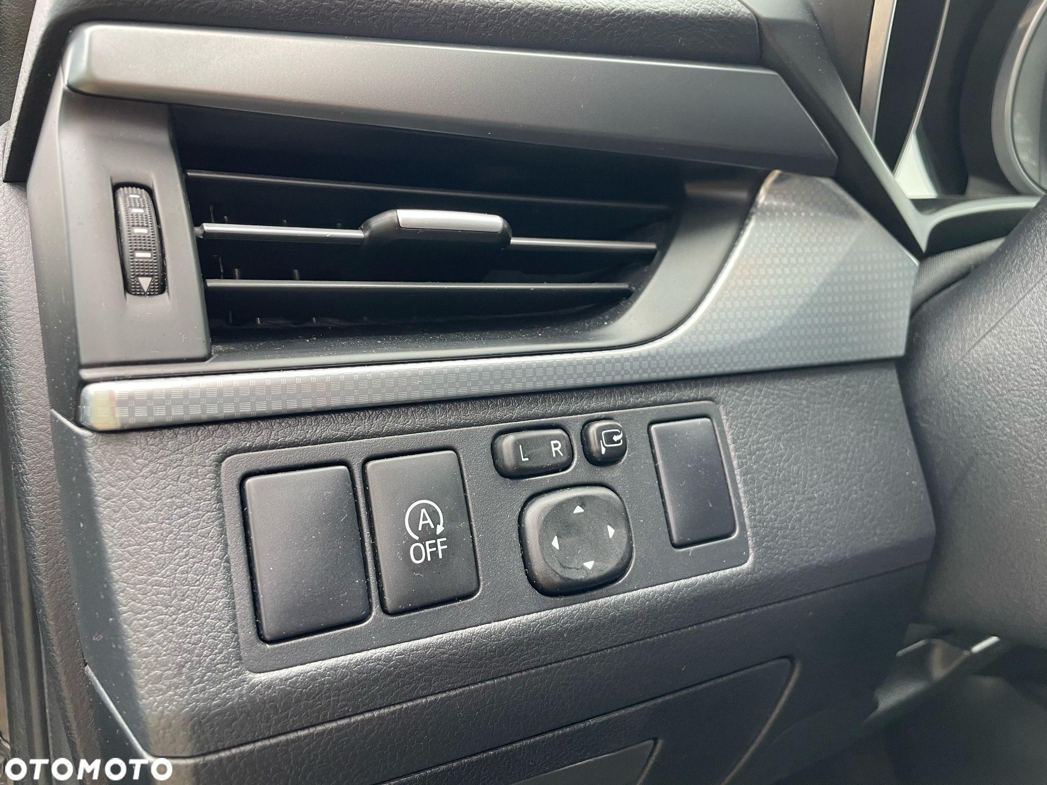 Toyota Avensis Touring Sports 2.0 D-4D Edition-S - 18