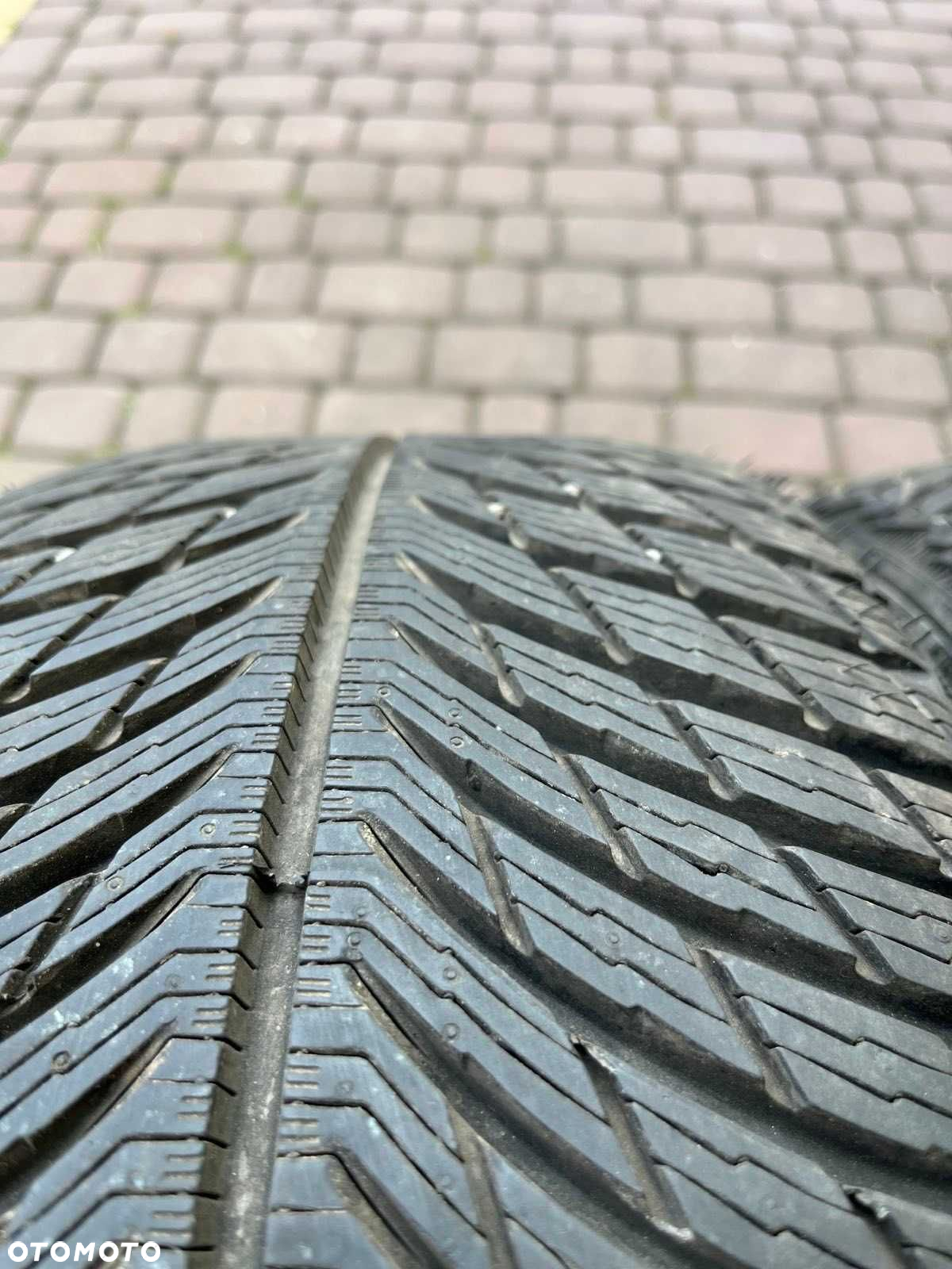 Opony Michelin Pilot Alpin 5 235/40/19 96 W XL  4x7mm - 2